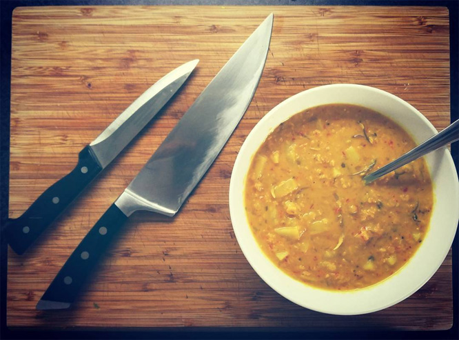 Aloo dal (červená čočka s bramborem)